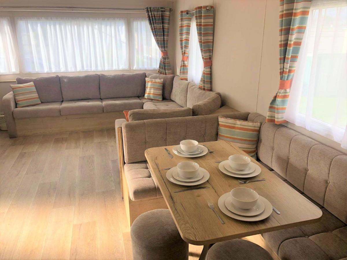 Cedar Deluxe Holiday Home Chapel Saint Leonards Exteriör bild