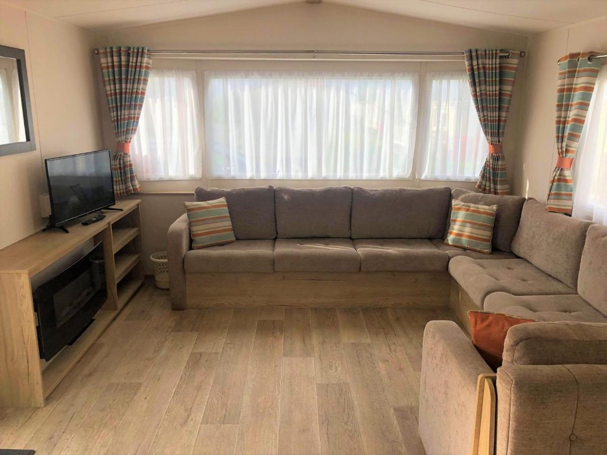 Cedar Deluxe Holiday Home Chapel Saint Leonards Exteriör bild