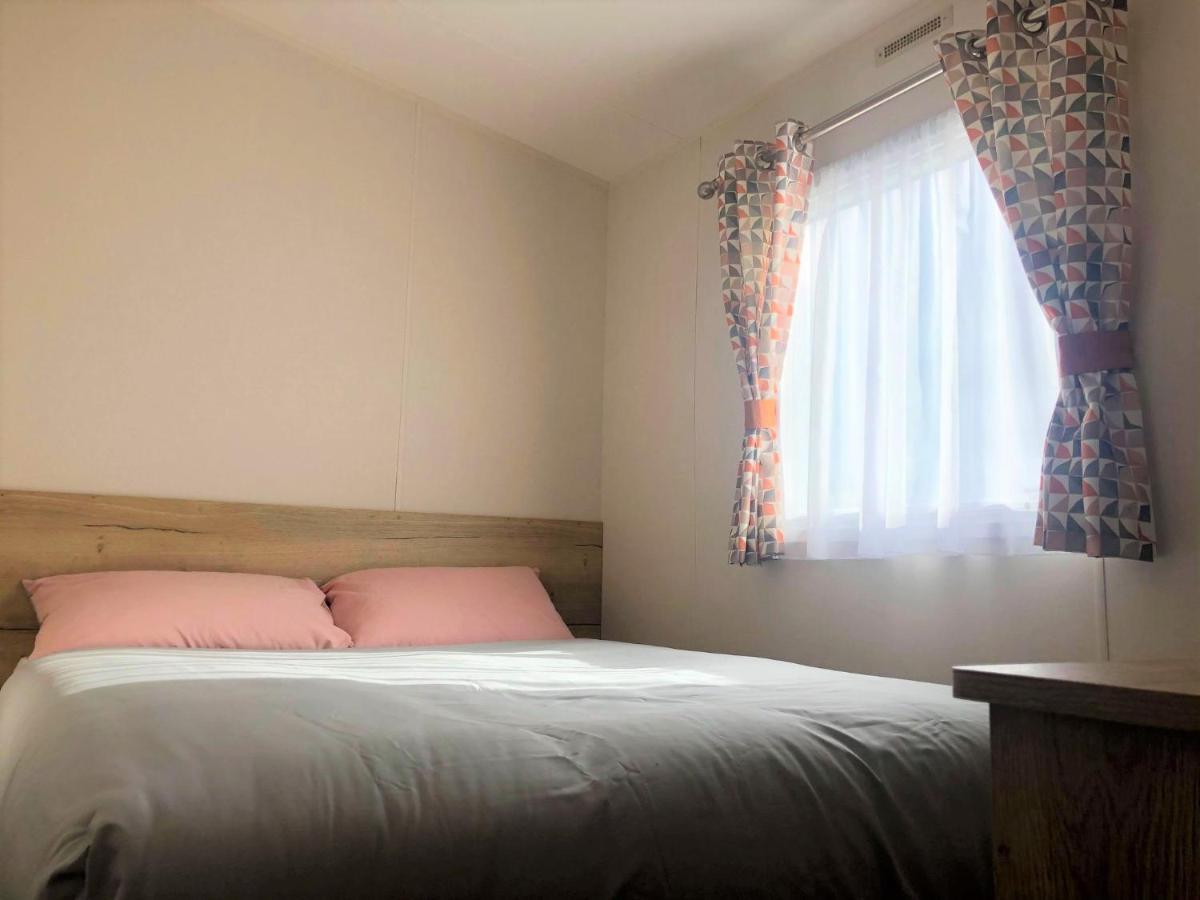 Cedar Deluxe Holiday Home Chapel Saint Leonards Exteriör bild